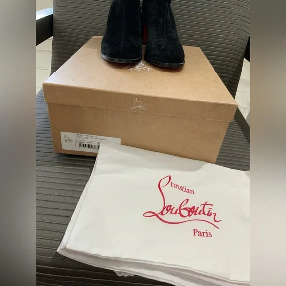 Christian Louboutin Size 39.5
Adoxa Stretch Suede Red-Sole Botties 70 - Picture 2 of 16